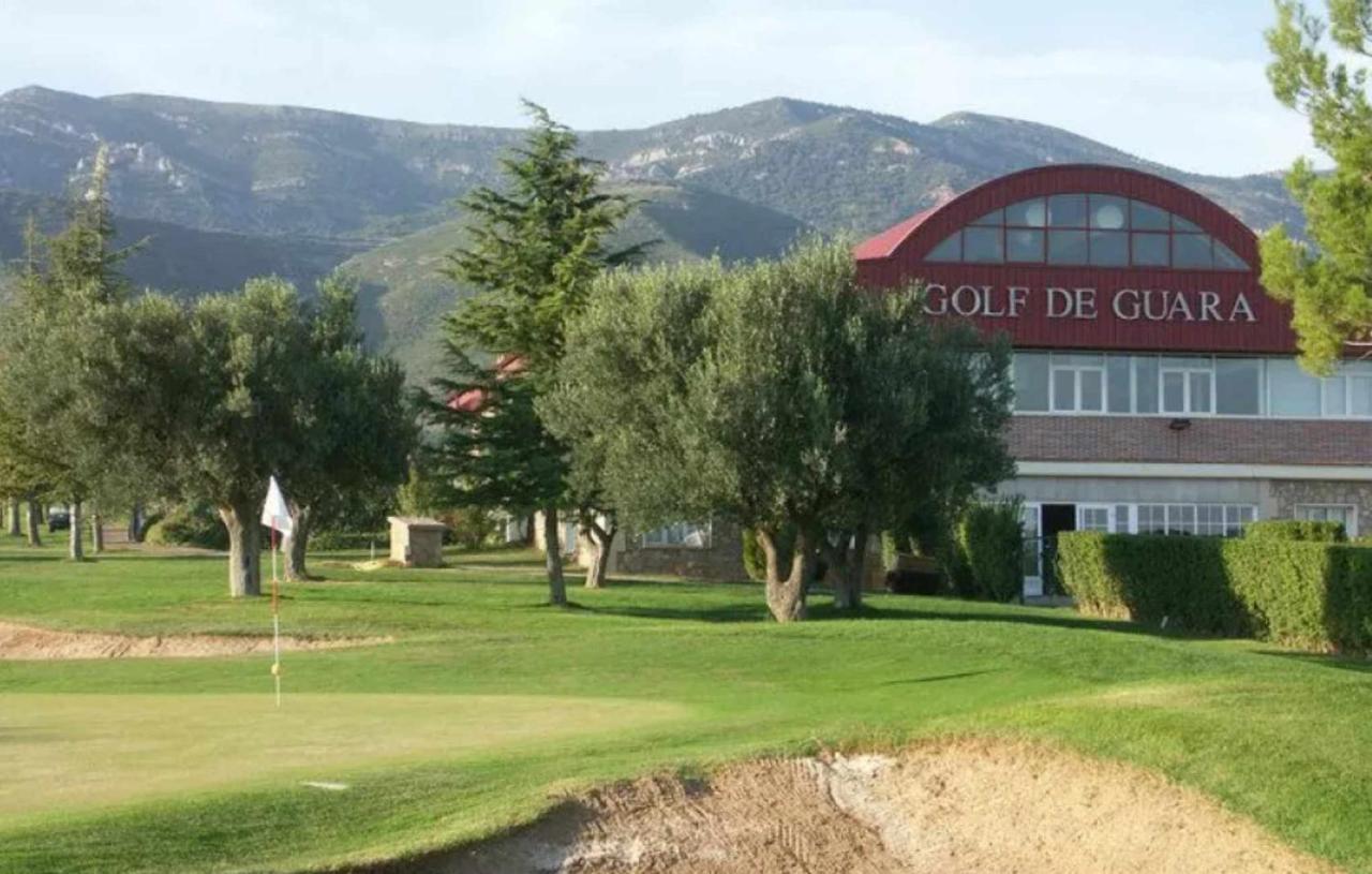Villa Guara Golf Y Pool Comotucasa Nueno المظهر الخارجي الصورة